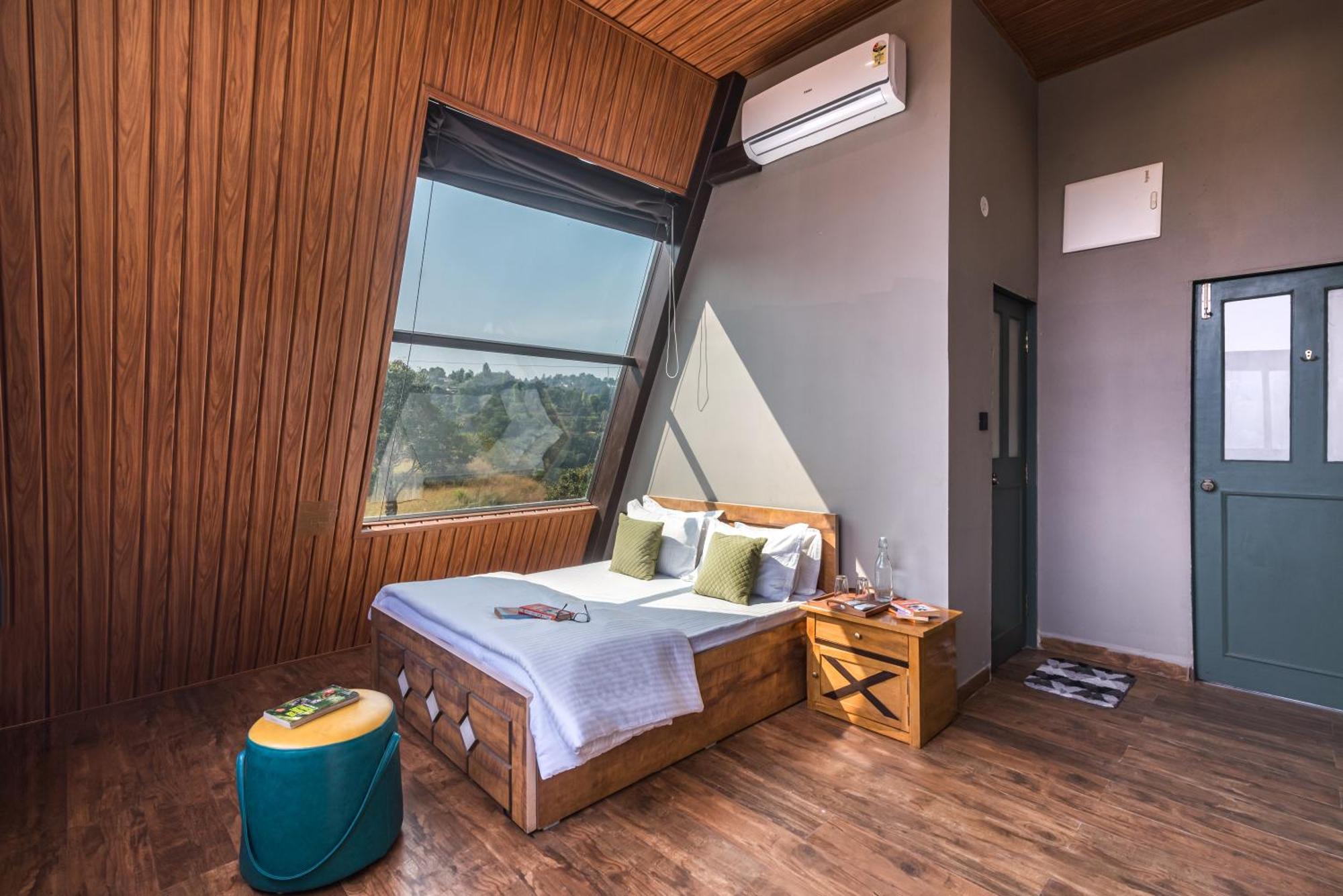 Saffronstays A Vantage, Panchgani - A Pyramid Shaped Unique Luxury Villa With Infinity Valley Views Exterior foto